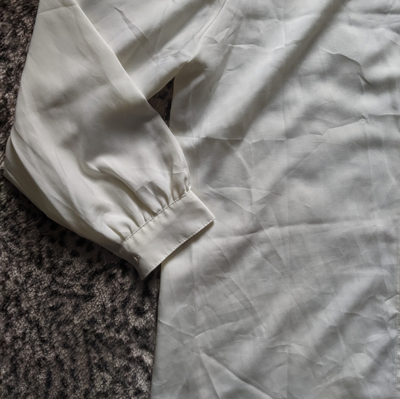 *SOLD* Vintage blouse - Picture 5 of 8